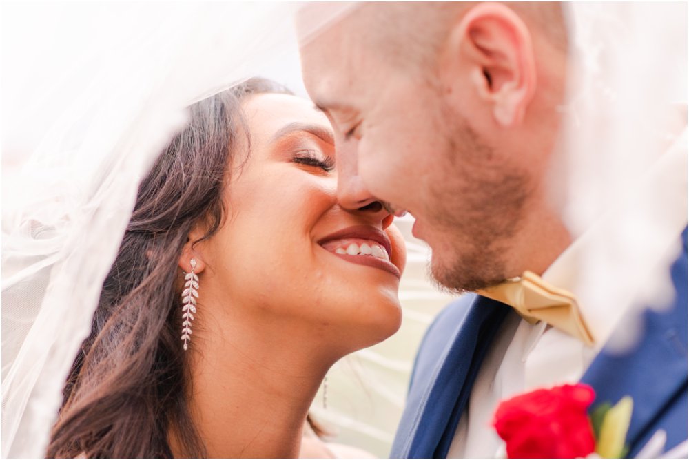 Hilton El Conquistador Wedding Romantic kiss