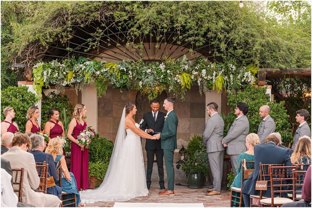 emerald and burgundy wedding at the Stillwell House in Tucson, AZ