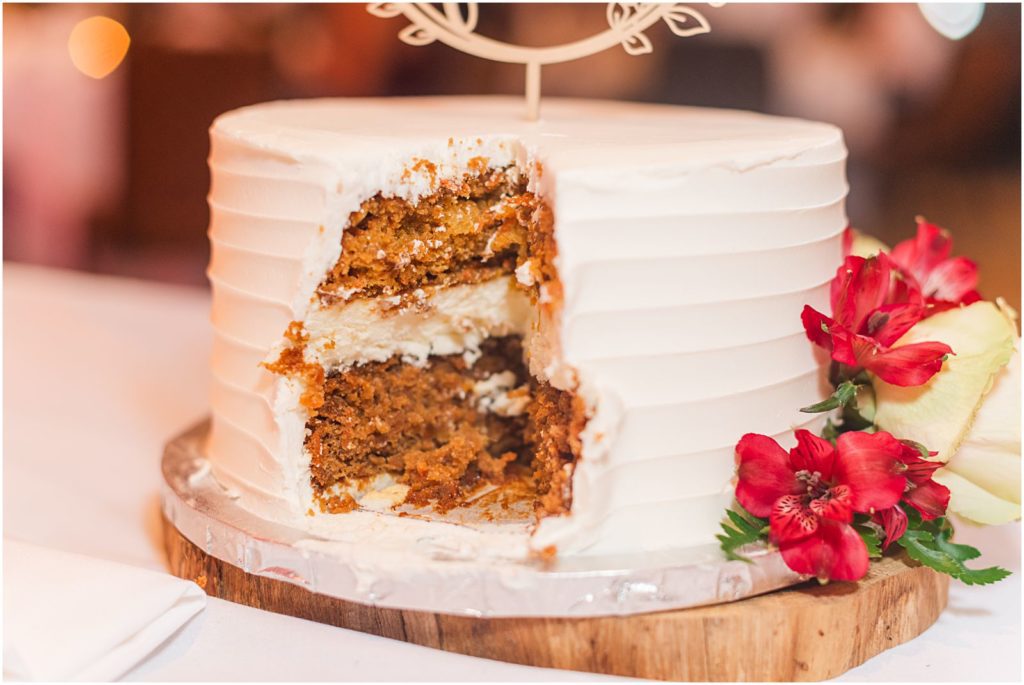 single tier carrot cake flavored wedding cake