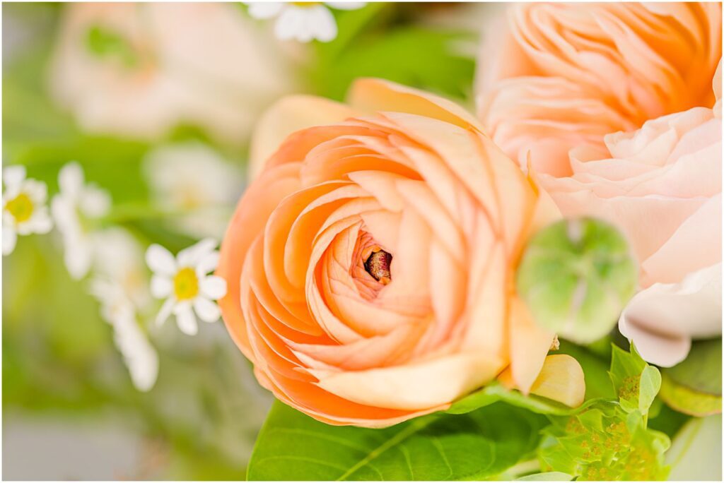 peach, pink, and coral wedding flowers