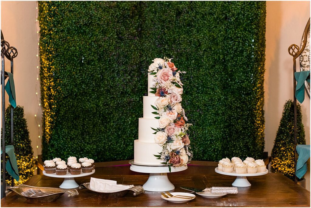 4-tiered wedding cake with flowers
